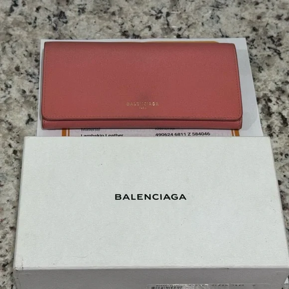 Balenciaga Pink lambskin leather Wallet with COA - Picture 1 of 11